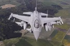Thêm Na Uy hứa viện trợ F-16 cho Kiev, phi công Ukraine được huấn luyện ở Mỹ