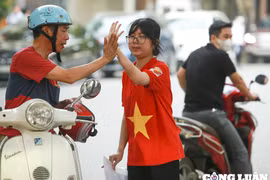 Hình ảnh sĩ tử Hà Nội bước vào kỳ thi lên lớp 10