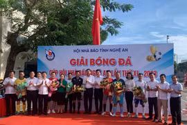 6 đội bóng tranh tài ở Giải Bóng đá Cúp Hội Nhà báo Nghệ An lần thứ XI