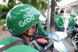 Grab thu phụ phí Tết Nguyên đán 2023 tới 15.000 đồng/chuyến
