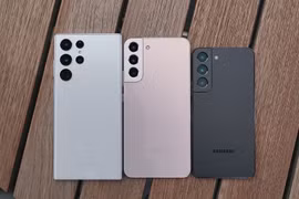 Mẫu điện thoại nào đang mất giá nhất dịp cận Tết: Android hay iOS?