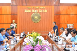 Báo Tuyên Quang học tập, chia sẻ kinh nghiệm về chuyển đổi số, sản xuất tác phẩm báo chí chất lượng