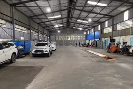 Khám xét khẩn cấp thêm một trung tâm đăng kiểm tại Hà Nội