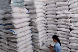 TP HCM: Phát hiện 40 tấn đường cát mua trôi nổi trên thị trường về đóng nhỏ