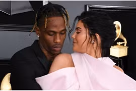 Kylie Jenner và Travis Scott dính nghi vấn chia tay