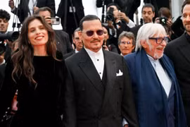 Johnny Depp xúc động khi được vỗ tay tại Liên hoan phim Cannes 2023