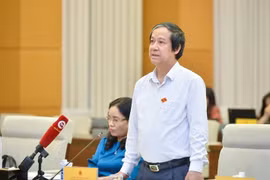 Bộ trưởng Nguyễn Kim Sơn: “Mong đại biểu Quốc hội ủng hộ tăng phụ cấp ưu đãi cho giáo viên”