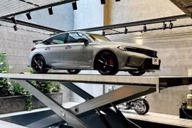 Chủ nhân Honda Civic Type R đầu tiên tại Việt Nam là ai?