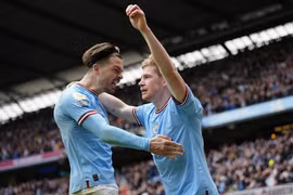 Vắng Erling Haaland, Man City vẫn thắng vùi dập Liverpool