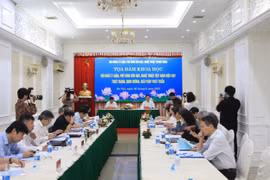 Bàn về giải pháp xây dựng, phát triển đội ngũ lý luận, phê bình văn học nghệ thuật