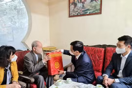 Hà Nội tặng trên 121.000 suất quà tới người có công