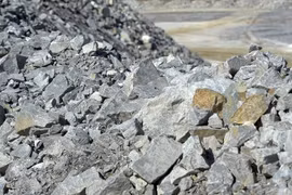 Nga tăng tốc sản xuất lithium