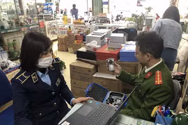 Hà Nội: Phát hiện máy đo nồng độ cồn nhập lậu ở "thủ phủ" thiết bị y tế