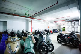 Bí thư quận Thanh Xuân: Không có chủ trương yêu cầu đưa các xe máy, xe điện ra khỏi chung cư mini