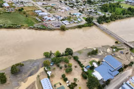 Cảnh sát New Zealand tìm kiếm 8 người mất tích sau bão Gabrielle