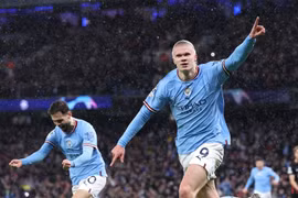 Haaland ghi 5 bàn, Man City hùng dũng tiến vào tứ kết Champions League 2022/23