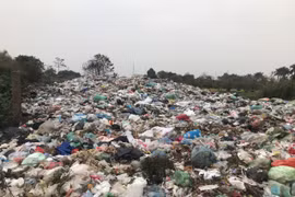 Huyện Thường Tín ra 'tối hậu thư' yêu cầu Công ty môi trường Thăng Long khắc phục tình trạng rác tồn