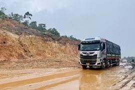 Đề nghị công bố tình huống khẩn cấp về thiên tai trên cao tốc La Sơn - Túy Loan