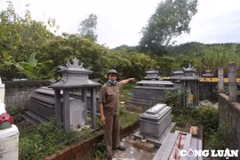 Ông lão ở nhà tình nghĩa, lập "quỹ quan tài", lấy đất dưỡng già chôn cất người dưng
