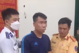 Bắt giữ đối tượng tàng trữ ma tuý trên phà