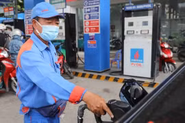 Bộ Công Thương khẳng định nguồn cung xăng dầu vẫn đủ cung ứng trong nước