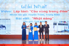 Báo Hải Phòng trao giải cuộc thi tuyên truyền gương người tốt, việc tốt “Những bông phượng đỏ”