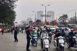 Hà Nội: Hơn 100 chốt trực phân luồng giao thông tại các vị trí nguy cơ ùn tắc