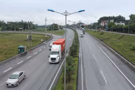 Đường gom phía Nam cao tốc Hà Nội - Thái Nguyên rộng 16m