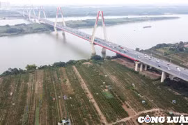 Hà Nội: Cấm phương tiện lưu thông qua cầu Nhật Tân để kiểm định chất lượng