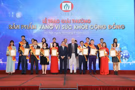 BCC Pharma nhận giải thưởng “sản phẩm vàng vì sức khoẻ cộng đồng” 