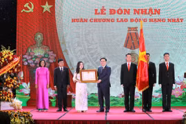 Báo Đại biểu Nhân dân đón nhận Huân chương Lao động hạng Nhất