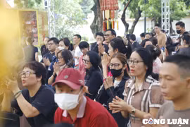 Hà Nội: Hàng nghìn người thắp hương cầu siêu, quyên góp hỗ trợ nạn nhân vụ cháy