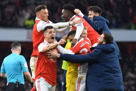 Ngược dòng trước Bournemouth, Arsenal chứng tỏ bản lĩnh ứng viên vô địch