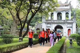Hà Nội đón gần 17 triệu lượt khách du lịch trong 8 tháng