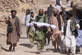 Động đất ở Afghanistan: Số người chết tăng lên hơn 2400 người, hàng nghìn ngôi nhà bị phá hủy