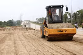 Giải quyết khó khăn, vướng mắc và sớm đầu tư mở rộng Quốc lộ 38