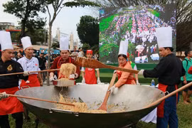 Hấp dẫn ẩm thực Huế