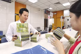 Đôn đốc các ngân hàng triển khai gia hạn nợ cho khách hàng