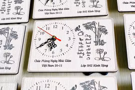 Hà Nội: Hoa tươi tăng giá nhẹ, thị trường quà tặng sôi động trước thềm 20/11
