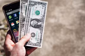 Báo chí trước 'sứ mệnh đòi nợ' Google và Meta hàng chục tỷ USD