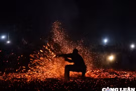 Độc đáo nghi lễ nhảy lửa của người Pà Thẻn