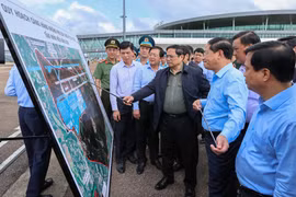 Thủ tướng Phạm Minh Chính khảo sát sân bay Phù Cát, cắt băng khánh thành tuyến đường ven biển Bình Định