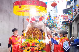 Độc đáo lễ rước ‘ông lợn’ ở La Phù