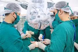 Đau đầu uống thuốc không đỡ, đi khám phát hiện u não có kích thước khổng lồ