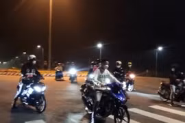 Kon Tum: Nhóm thanh thiếu niên bốc đầu xe chạy 1 bánh rồi quay video đăng Tiktok