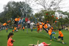 Cần quan tâm đúng mức sân chơi cho trẻ em dịp hè
