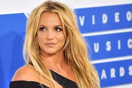 Britney Spears bị nhân viên an ninh tấn công