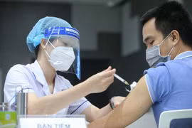 Tiêm vắc xin Covid-19 mũi nhắc lại cho 100% đối tượng có nguy cơ cao