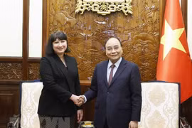 Chủ tịch nước Nguyễn Xuân Phúc tiếp Đại sứ Romania Cristina Romila