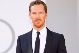 'Phù thủy' Benedict Cumberbatch gặp rắc rối vì quá khứ của tổ tiên